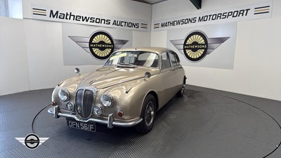 Lot 746 - 1968 DAIMLER V8 250