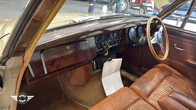 Lot 746 - 1968 DAIMLER V8 250