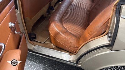 Lot 746 - 1968 DAIMLER V8 250