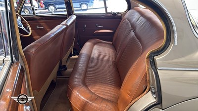 Lot 746 - 1968 DAIMLER V8 250
