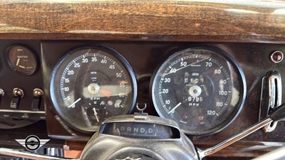 Lot 746 - 1968 DAIMLER V8 250