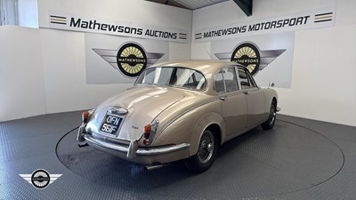 Lot 746 - 1968 DAIMLER V8 250