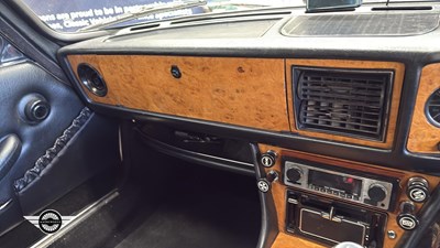 Lot 800 - 1976 TRIUMPH STAG