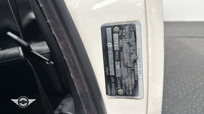Lot 800 - 1976 TRIUMPH STAG