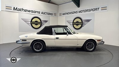 Lot 800 - 1976 TRIUMPH STAG