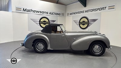 Lot 40 - 1947 TRIUMPH ROADSTER