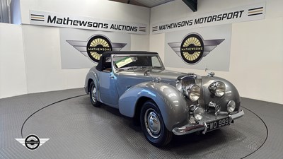 Lot 40 - 1947 TRIUMPH ROADSTER