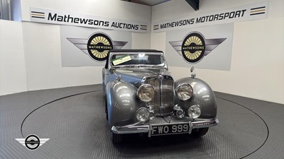 Lot 40 - 1947 TRIUMPH ROADSTER