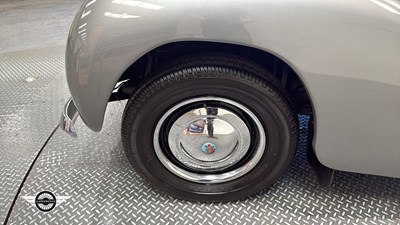 Lot 40 - 1947 TRIUMPH ROADSTER
