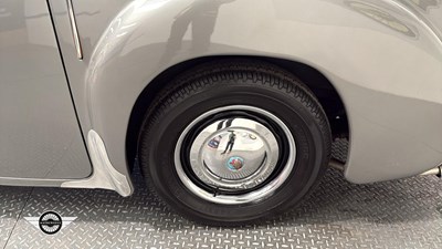Lot 40 - 1947 TRIUMPH ROADSTER