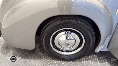 Lot 40 - 1947 TRIUMPH ROADSTER