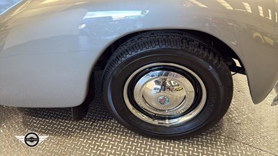 Lot 40 - 1947 TRIUMPH ROADSTER