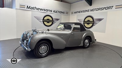 Lot 40 - 1947 TRIUMPH ROADSTER