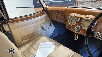 Lot 40 - 1947 TRIUMPH ROADSTER