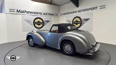 Lot 40 - 1947 TRIUMPH ROADSTER