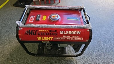 Lot 635 - MIL AIR COOLED TYPE GENERATOR MIL 8500
