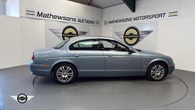 Lot 498 - 2004 JAGUAR S-TYPE DIESEL
