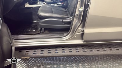 Lot 122 - 2019 NISSAN NAVARA TEKNA DCI AUTO