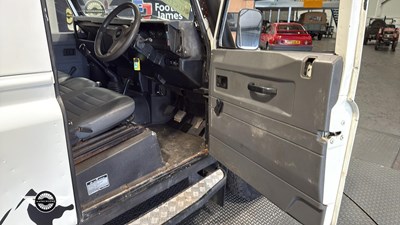 Lot 318 - 2001 LAND ROVER DEFENDER 110 TD5