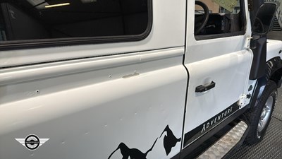Lot 318 - 2001 LAND ROVER DEFENDER 110 TD5