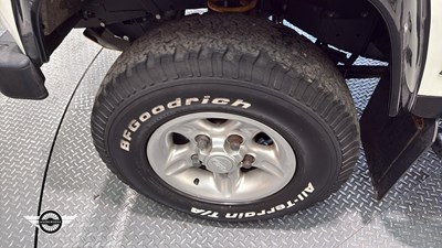 Lot 318 - 2001 LAND ROVER DEFENDER 110 TD5