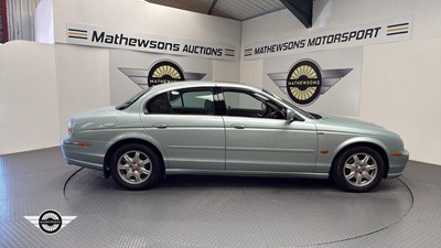 Lot 748 - 2000 JAGUAR S-TYPE V6