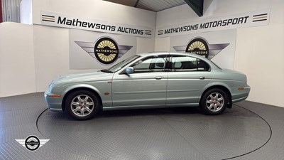 Lot 748 - 2000 JAGUAR S-TYPE V6