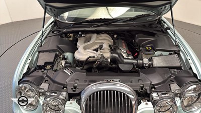 Lot 748 - 2000 JAGUAR S-TYPE V6