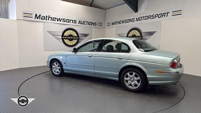 Lot 748 - 2000 JAGUAR S-TYPE V6