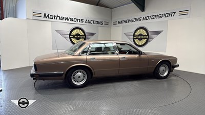 Lot 452 - 1989 DAIMLER 3.6