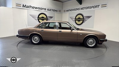 Lot 452 - 1989 DAIMLER 3.6