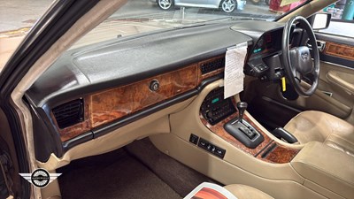 Lot 452 - 1989 DAIMLER 3.6