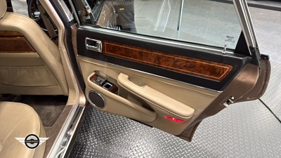 Lot 452 - 1989 DAIMLER 3.6