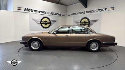 Lot 452 - 1989 DAIMLER 3.6