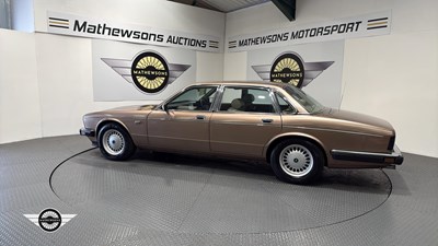 Lot 452 - 1989 DAIMLER 3.6