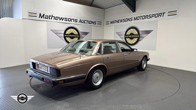Lot 452 - 1989 DAIMLER 3.6