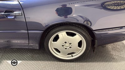 Lot 632 - 1999 MERCEDES