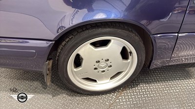 Lot 632 - 1999 MERCEDES