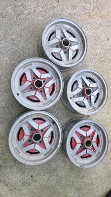 Lot 897 - SET OF 5 NISSAN 260Z ALLOY WHEEL RIMS 6.5 J X14