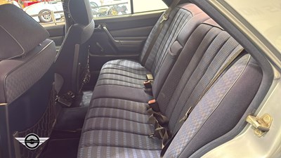 Lot 808 - 1993 MERCEDES 190E AUTO