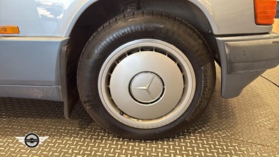 Lot 808 - 1993 MERCEDES 190E AUTO