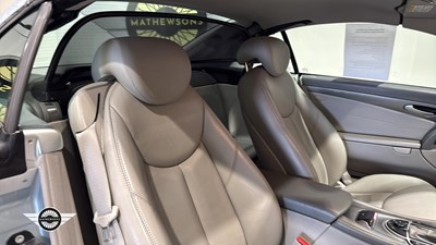 Lot 699 - 2005 MERCEDES SL 350 AUTO