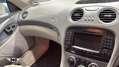 Lot 699 - 2005 MERCEDES SL 350 AUTO