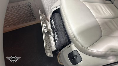 Lot 699 - 2005 MERCEDES SL 350 AUTO