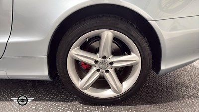Lot 699 - 2005 MERCEDES SL 350 AUTO