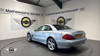 Lot 699 - 2005 MERCEDES SL 350 AUTO