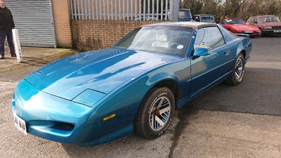 Lot 35 - 1992 PONTIAC FIREBIRD
