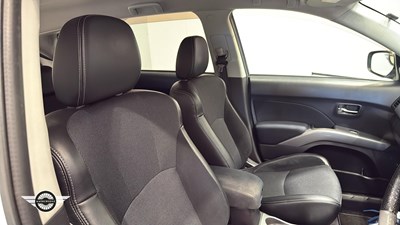 Lot 899 - 2008 MITSUBISHI OUTLANDER
