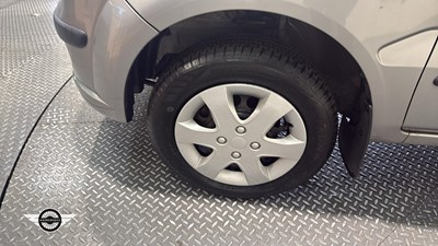 Lot 852 - 2004 SUZUKI IGNIS GL