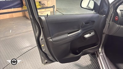 Lot 852 - 2004 SUZUKI IGNIS GL